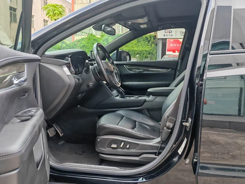 Cadillac XT5 — фото 9