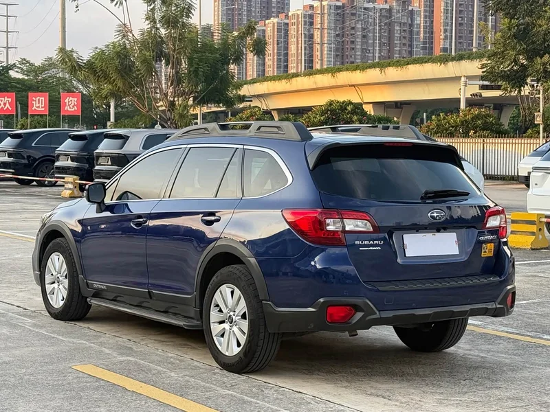 Subaru Outback — фото 5