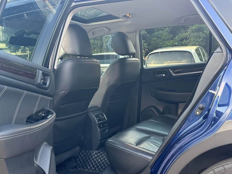 Subaru Outback — фото 10