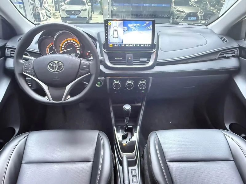 Toyota Yaris L — фото 19