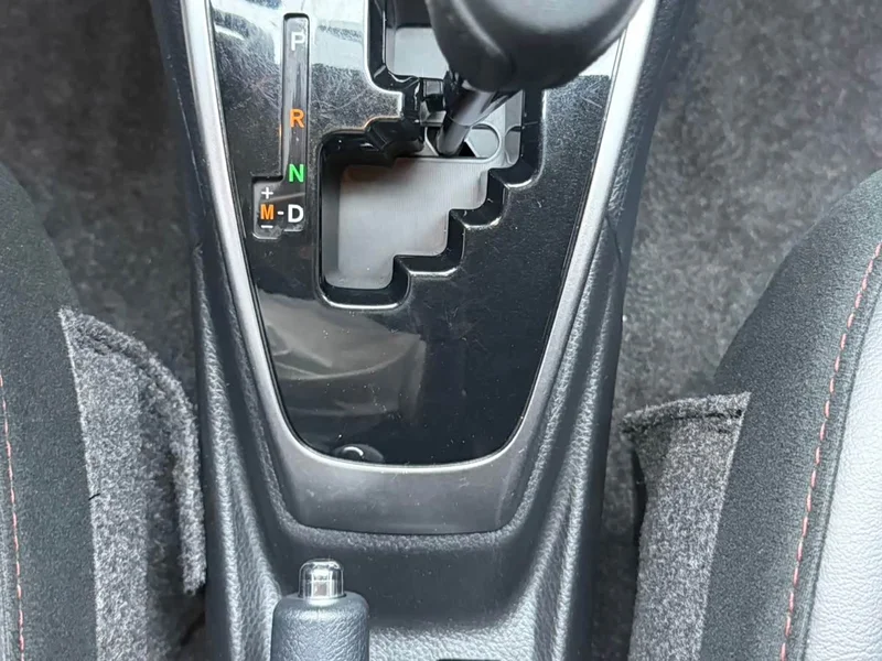 Toyota Yaris L — фото 10