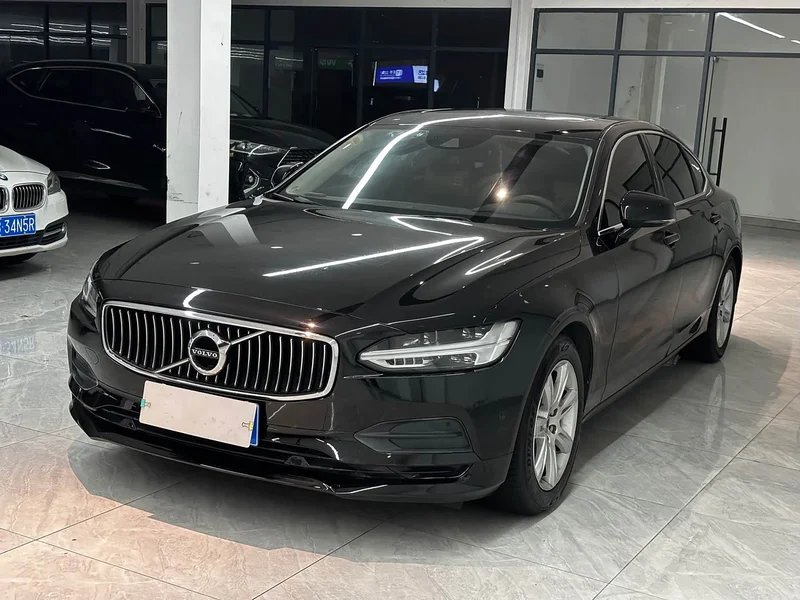 Volvo S90 — фото 1