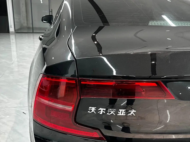 Volvo S90 — фото 15