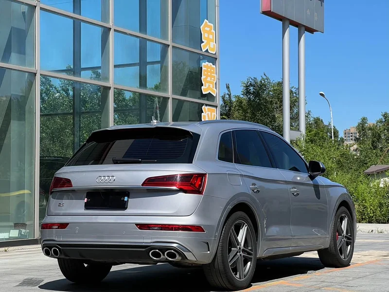 Audi SQ5 — фото 11