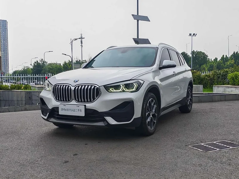 BMW X1 — фото 1