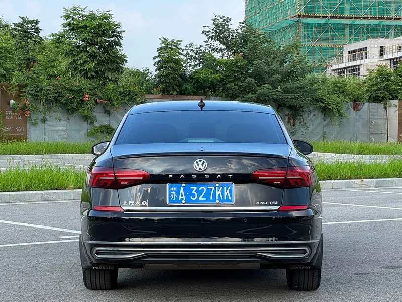Volkswagen Passat — фото 17