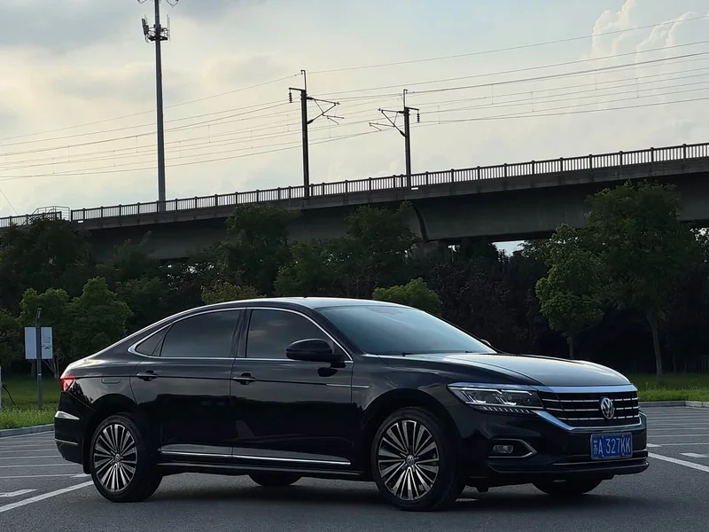 Volkswagen Passat — фото 3