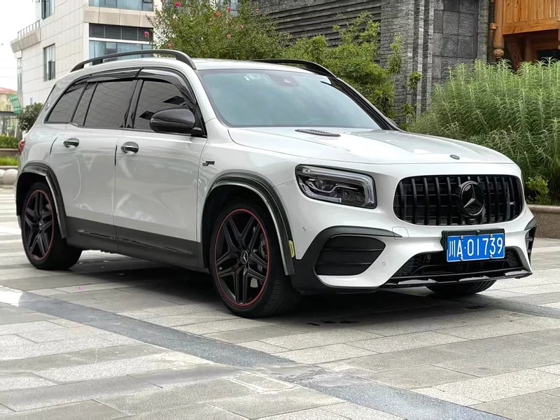Mercedes-Benz GLB AMG — фото 2