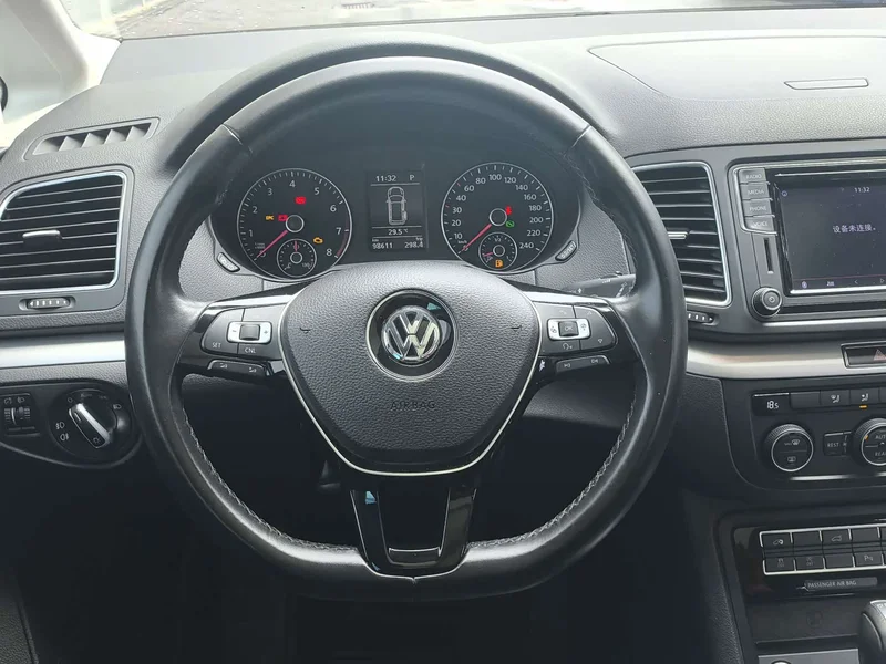 Volkswagen Sharan — фото 11