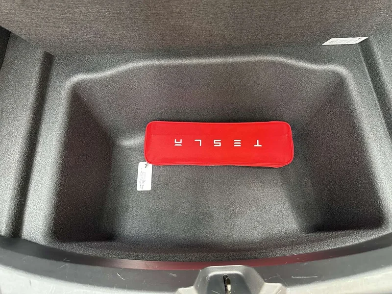 Tesla Model 3 — фото 15