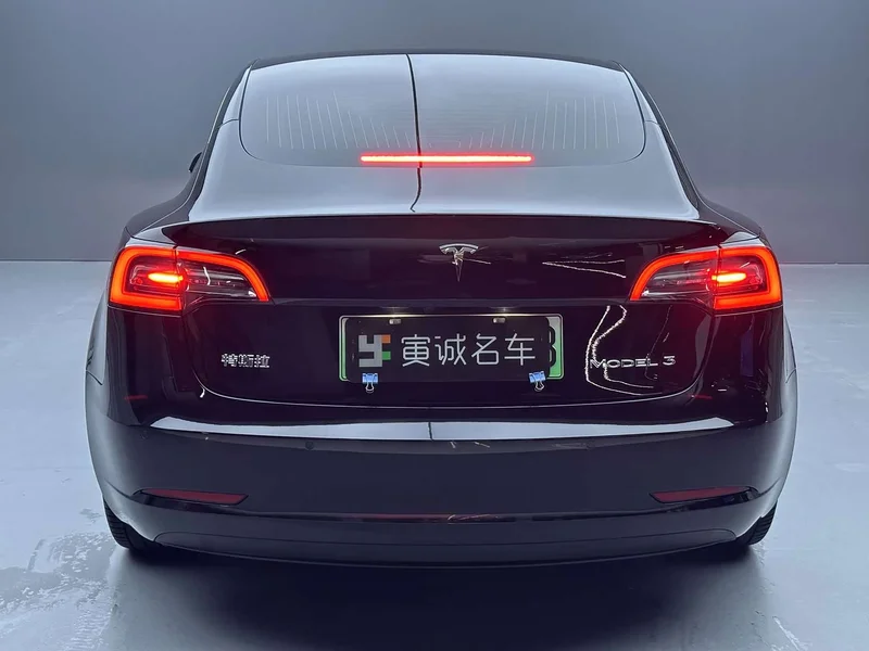 Tesla Model 3 — фото 4