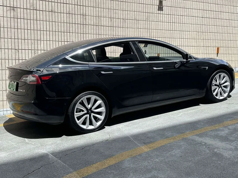 Tesla Model 3 — фото 8