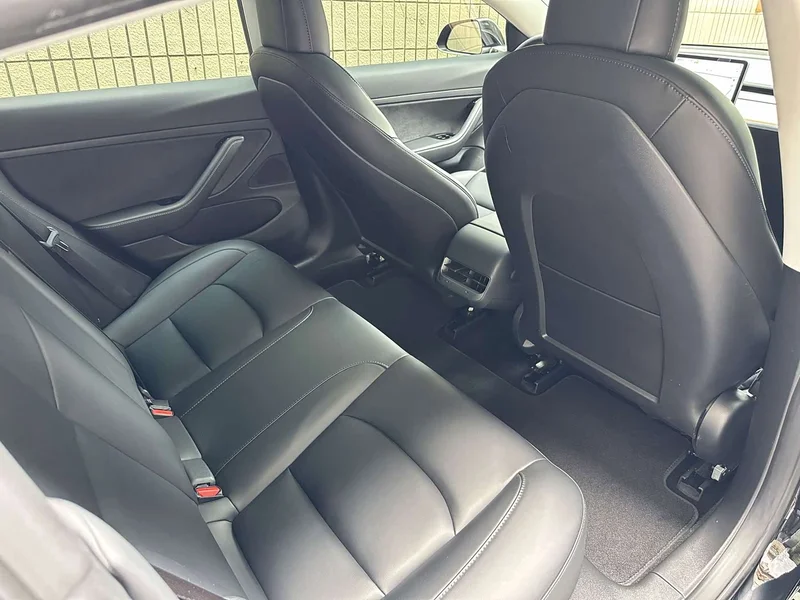 Tesla Model 3 — фото 10