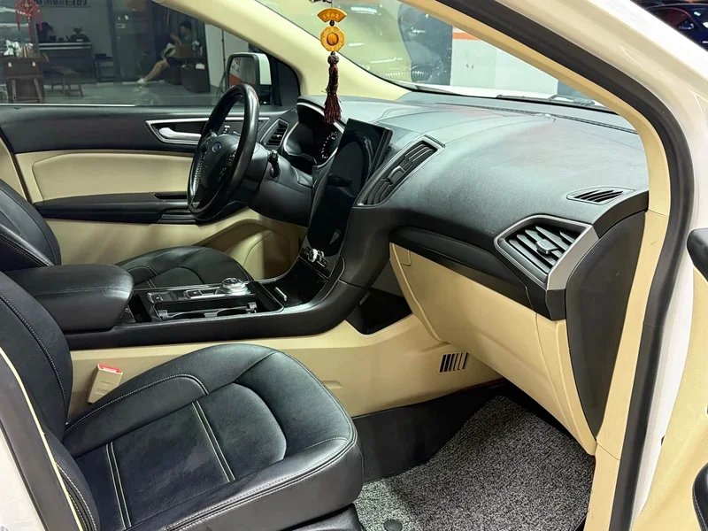 Ford Edge — фото 12
