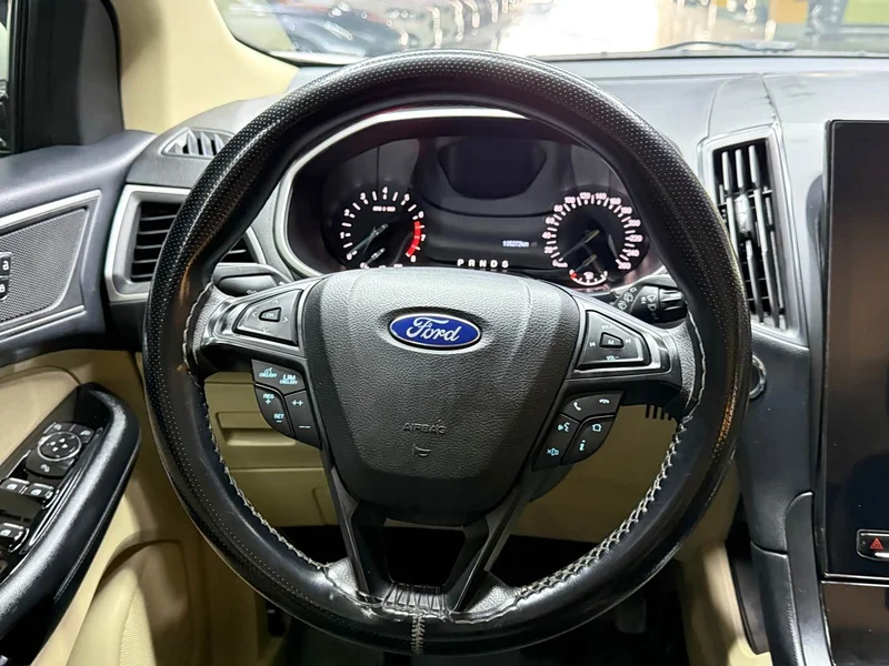 Ford Edge — фото 15