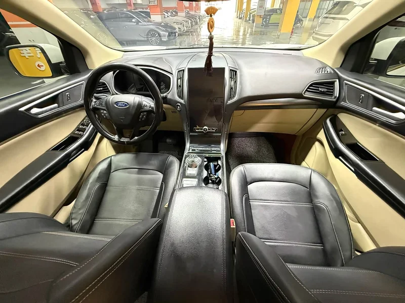 Ford Edge — фото 21