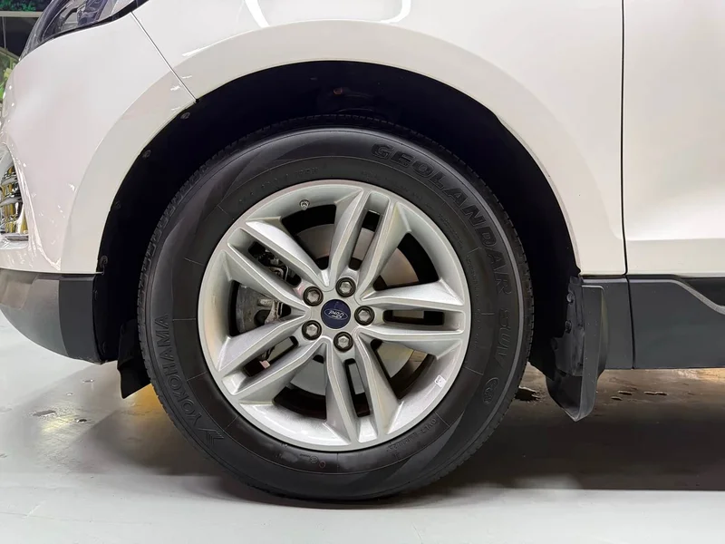 Ford Edge — фото 25