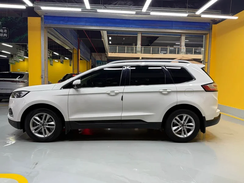 Ford Edge — фото 8