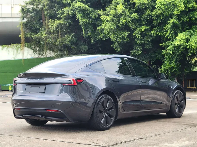 Tesla Model 3 — фото 14
