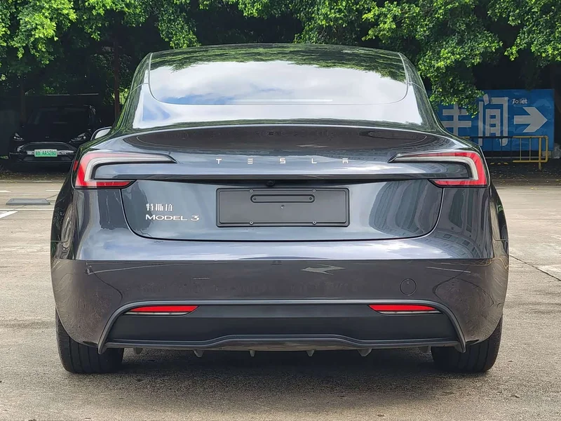Tesla Model 3 — фото 15