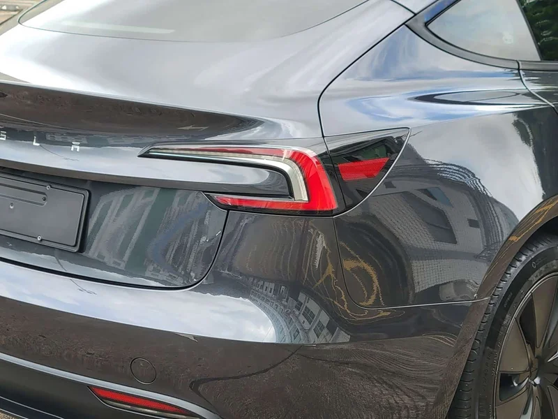 Tesla Model 3 — фото 17