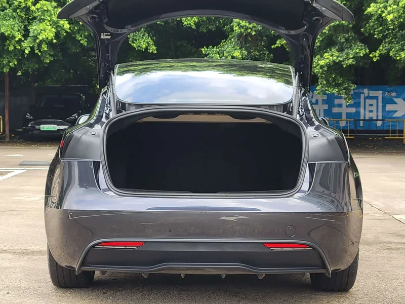 Tesla Model 3 — фото 18
