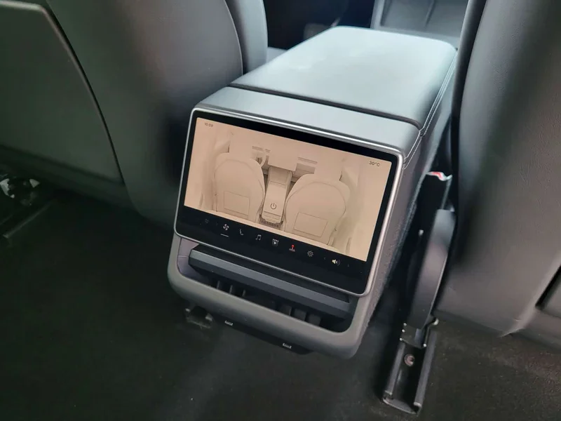 Tesla Model 3 — фото 24