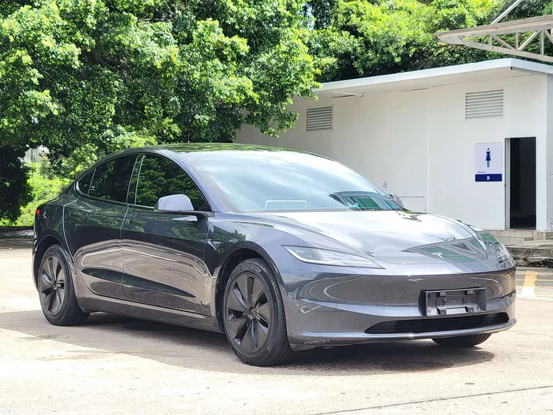 Tesla Model 3 — фото 3