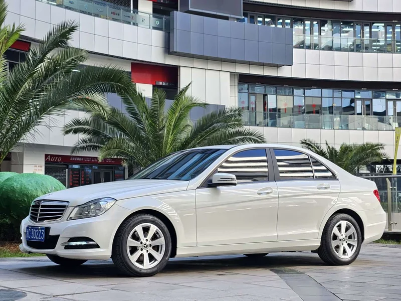 Mercedes-Benz C-Class — фото 1
