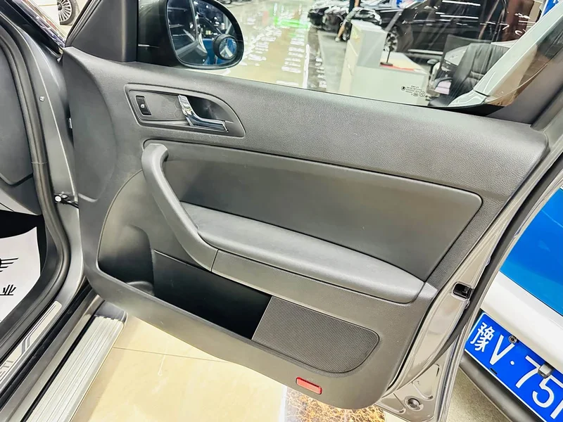 Skoda Yeti — фото 19