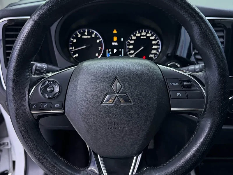 Mitsubishi Outlander — фото 16