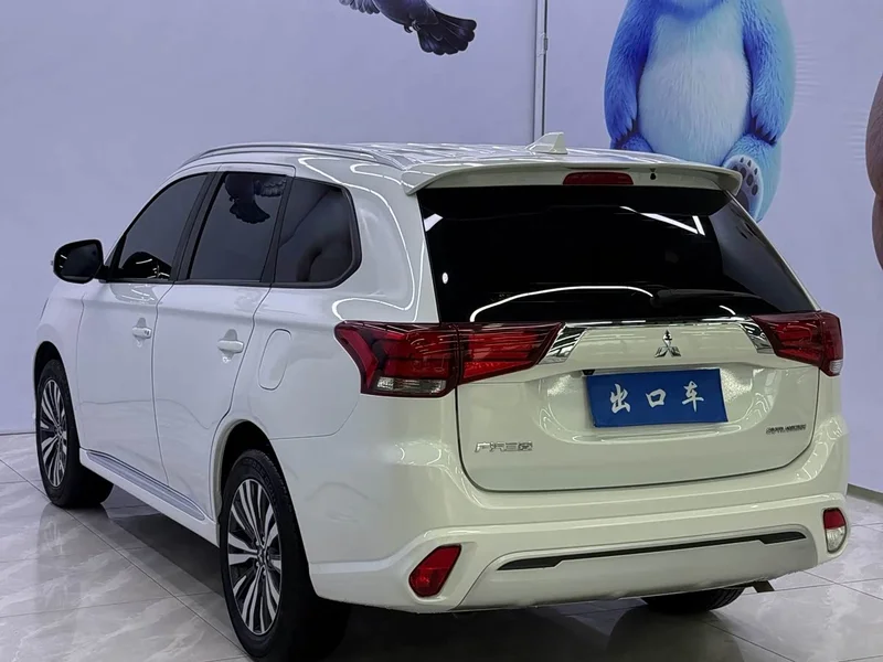 Mitsubishi Outlander — фото 6