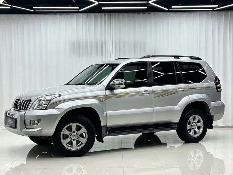 Toyota Prado — фото 1