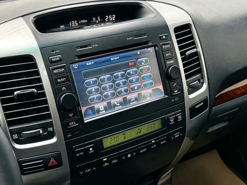 Toyota Prado — фото 12