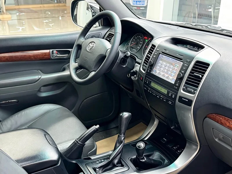 Toyota Prado — фото 15