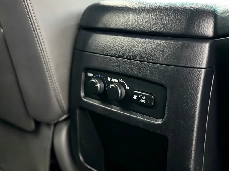 Toyota Prado — фото 17