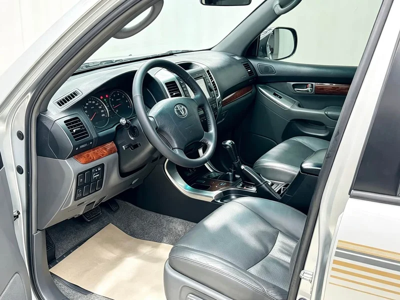 Toyota Prado — фото 8