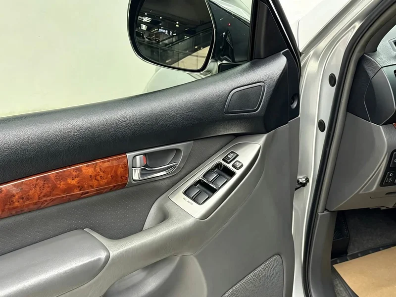 Toyota Prado — фото 10