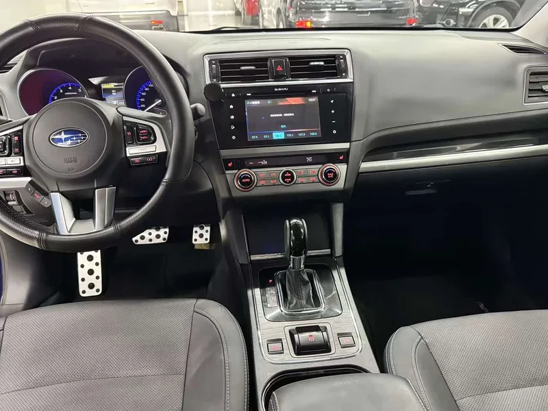 Subaru Outback — фото 14