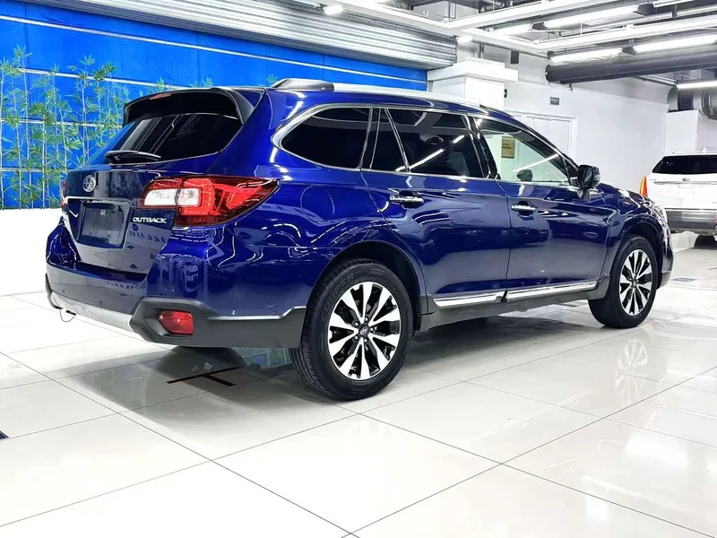 Subaru Outback — фото 4