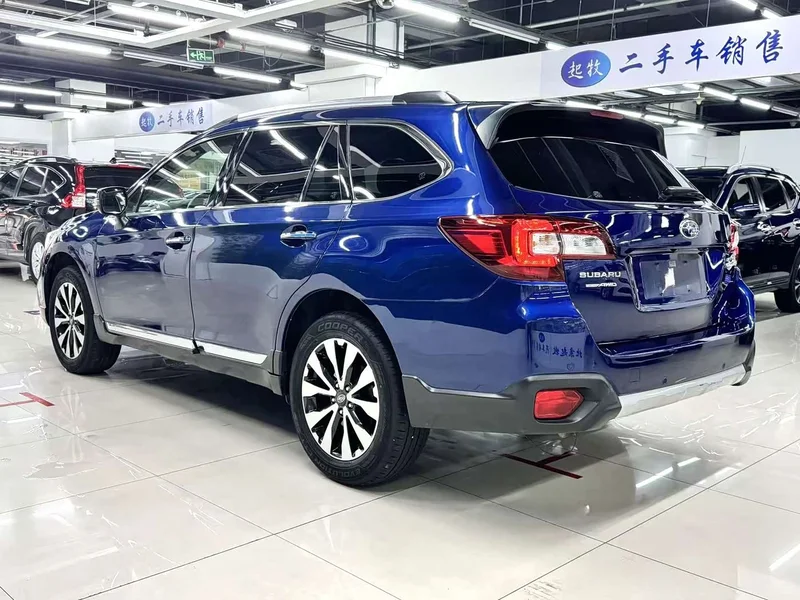 Subaru Outback — фото 6