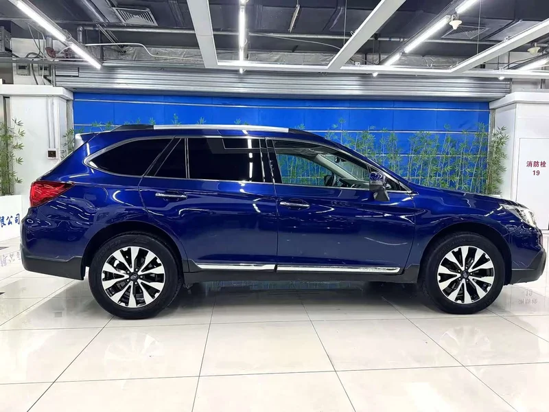 Subaru Outback — фото 7