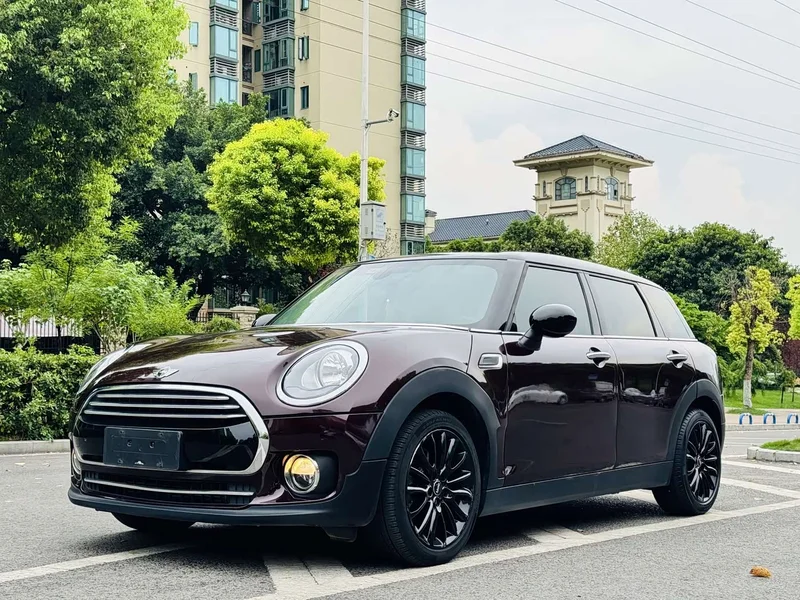 MINI CLUBMAN — фото 1