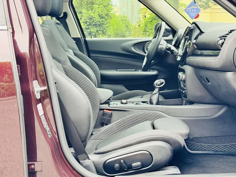 MINI CLUBMAN — фото 13