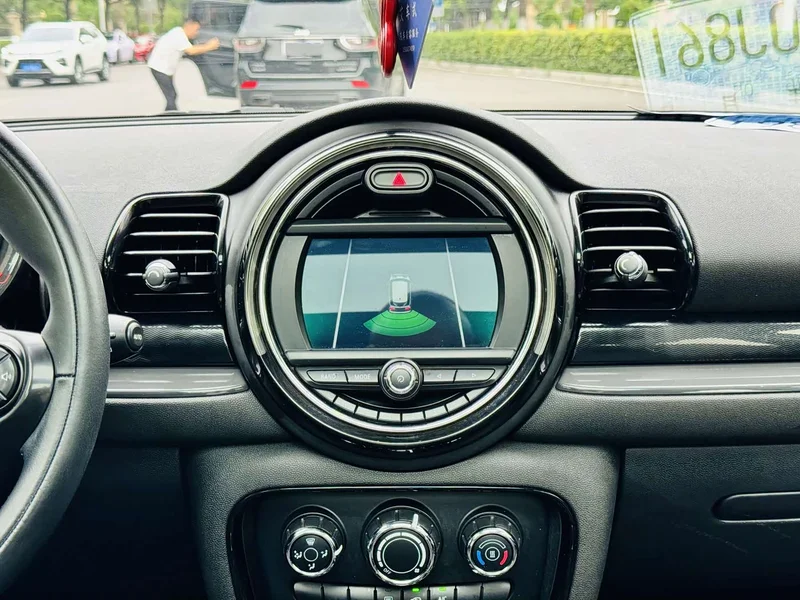 MINI CLUBMAN — фото 8