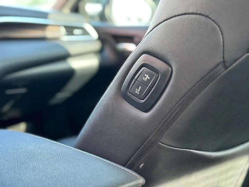 Toyota Camry — фото 11