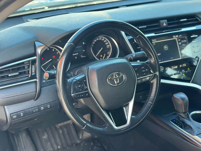 Toyota Camry — фото 6