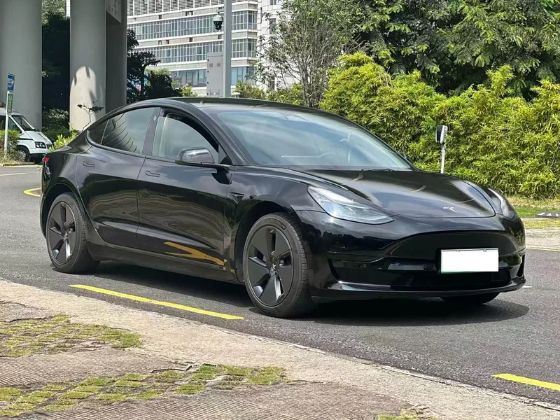 Tesla Model 3 — фото 3