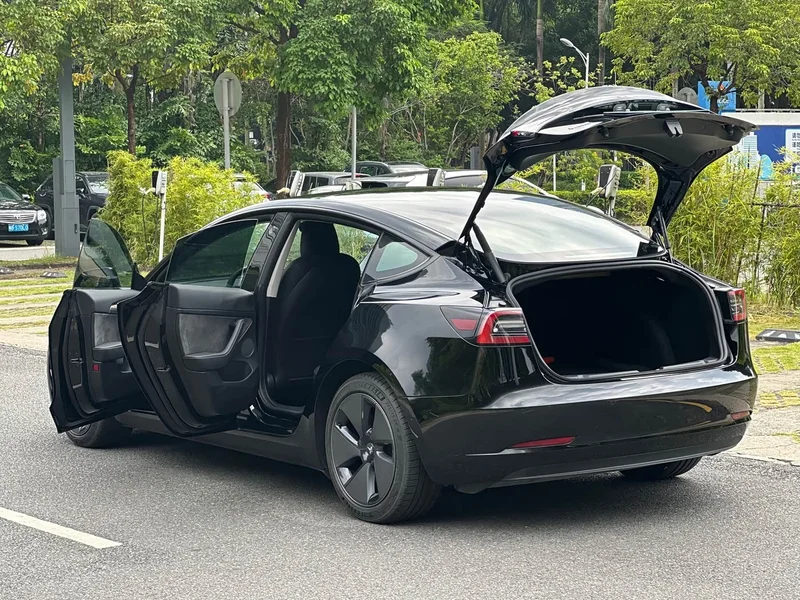 Tesla Model 3 — фото 6