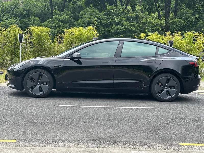 Tesla Model 3 — фото 7